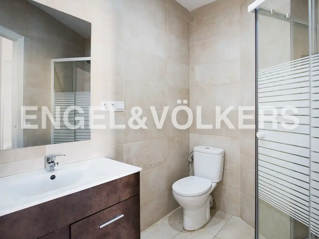 Baño de Piso de alquiler en Valencia con Aire acondicionado, Calefacción y Balcón