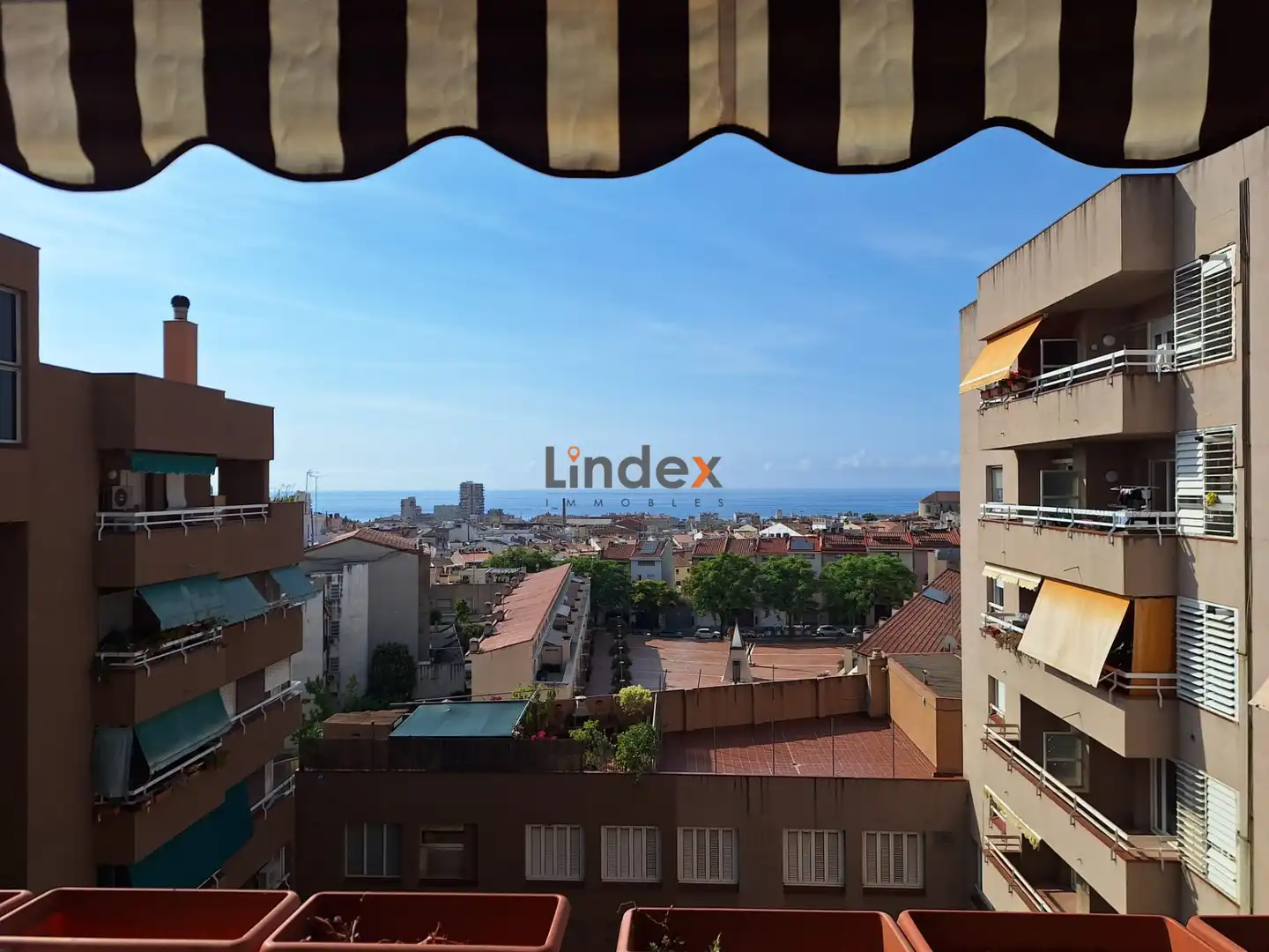 Vista exterior de Piso en venta en Mataró con Calefacción, Horno y Balcón