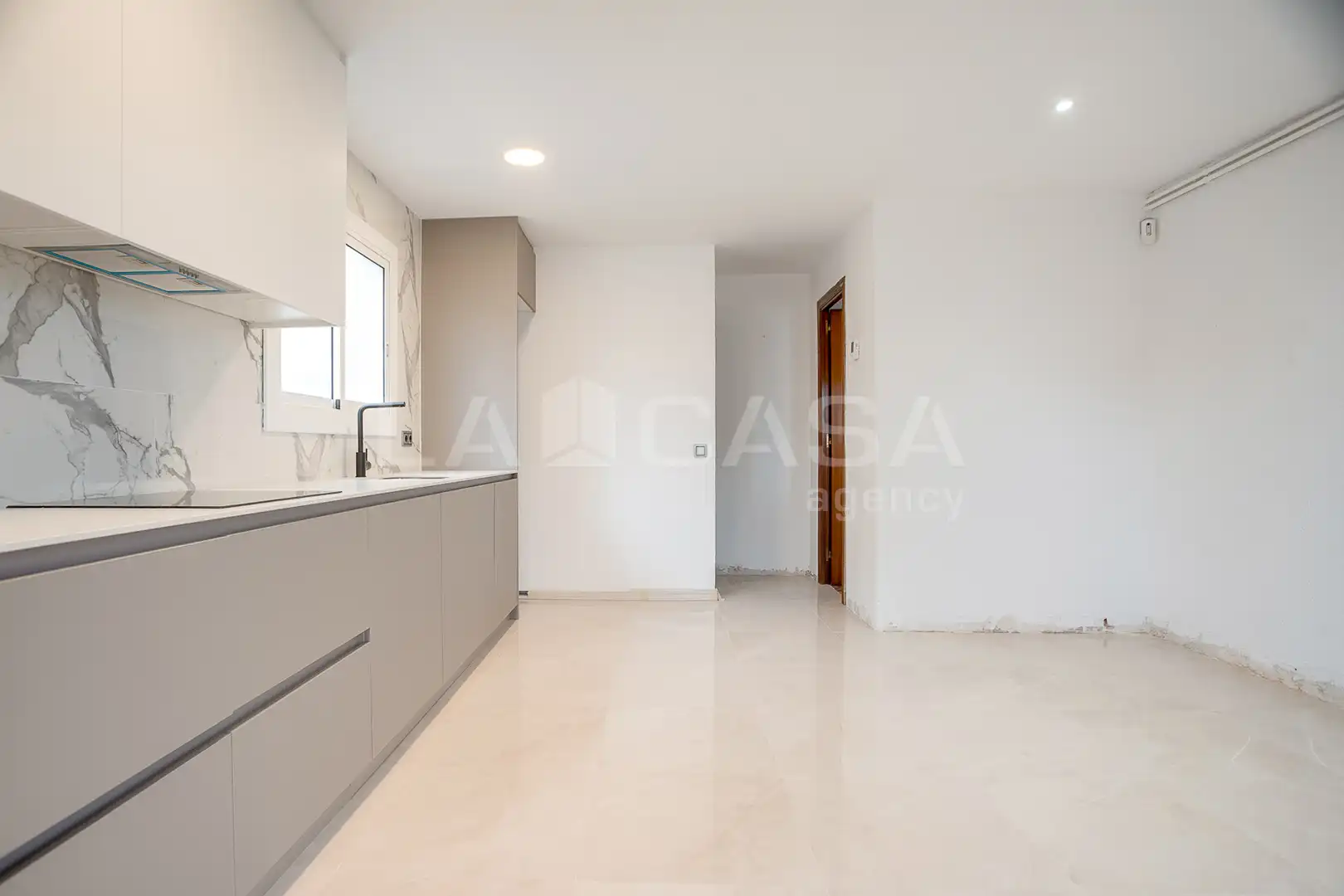 Kitchen of Attic for sale in L'Hospitalet de Llobregat  with Terrace
