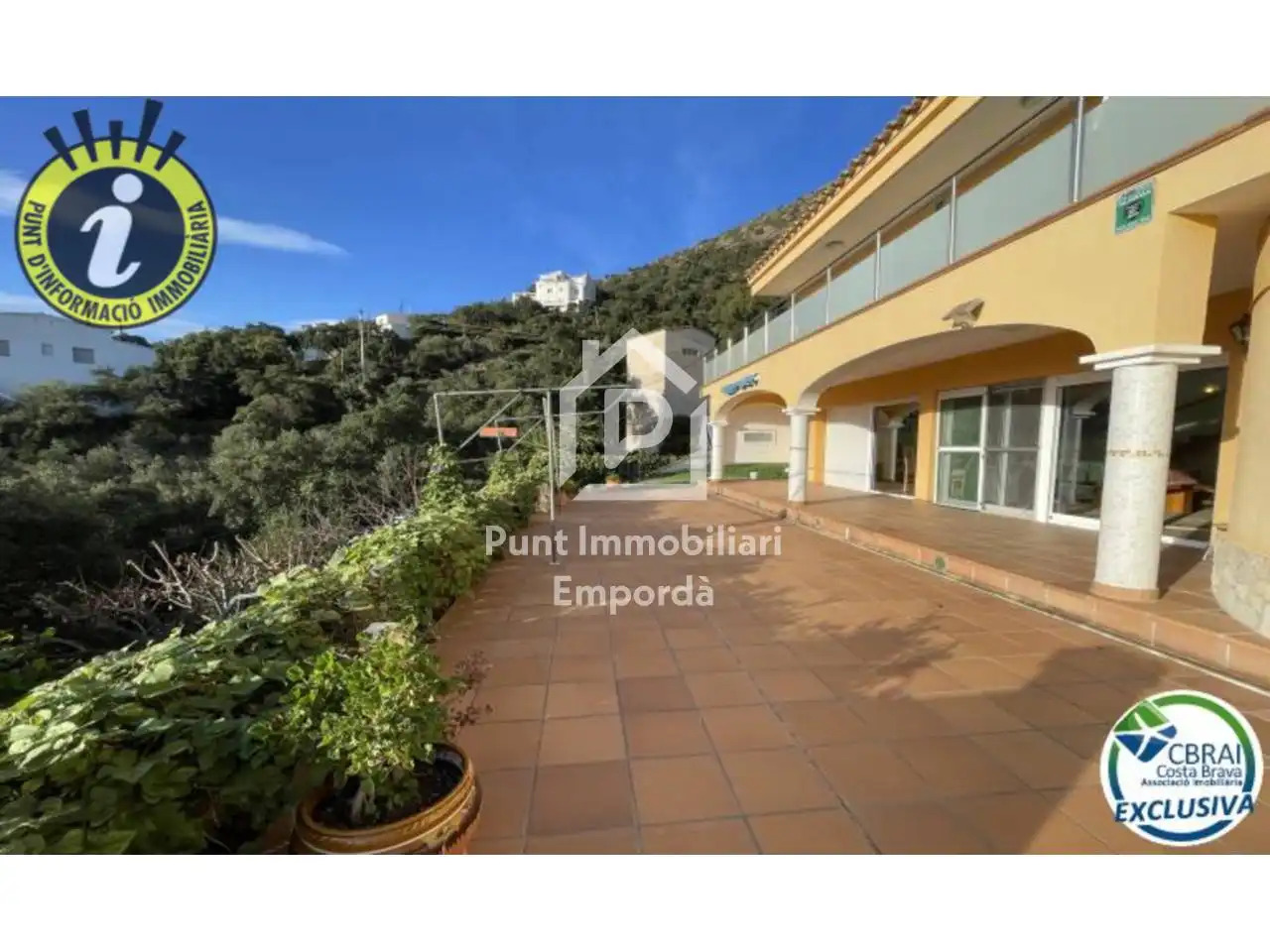 Vista exterior de Casa o xalet en venda en Roses amb Aire condicionat, Jardí privat i Terrassa