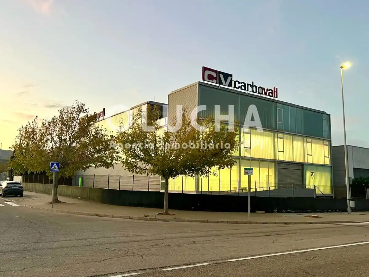 Vista exterior de Nave industrial de alquiler en La Vall d'Uixó