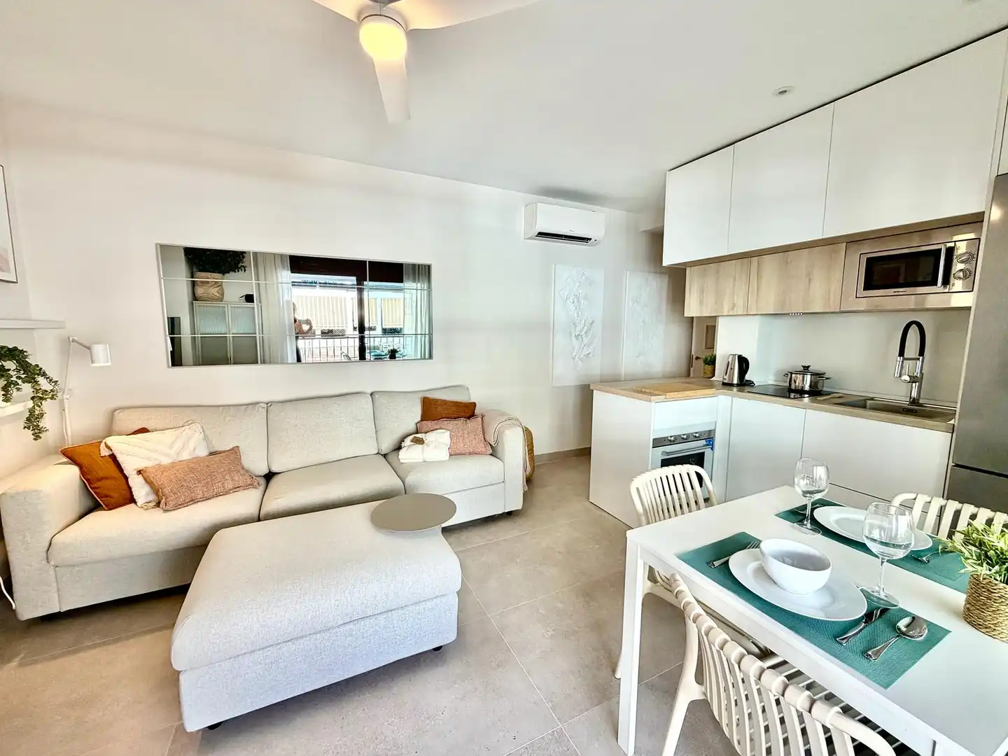 Living room of Flat for rent in Almuñécar  with Air Conditioner, Heating and Terrace