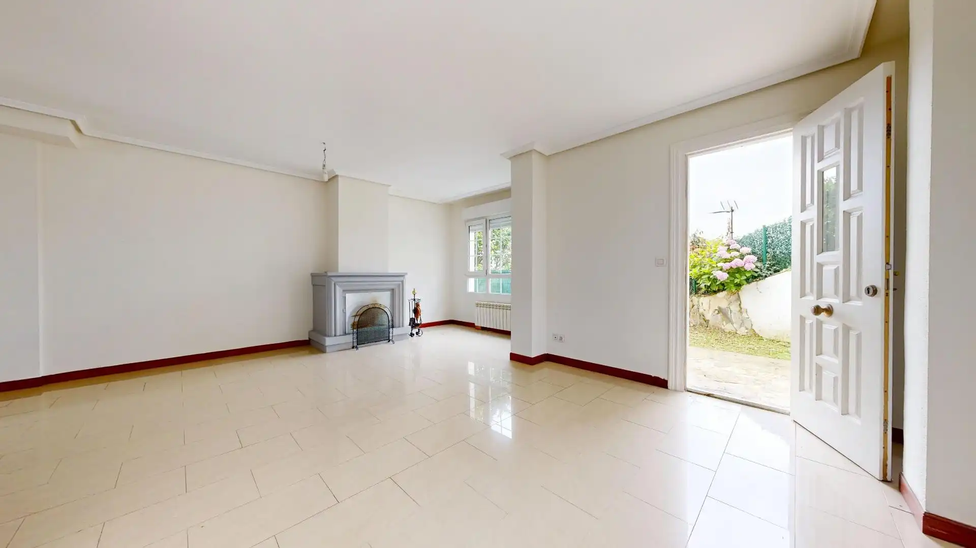 Sala de estar de Casa adosada en venta en Bárcena de Cicero con Calefacción, Jardín privado y Terraza