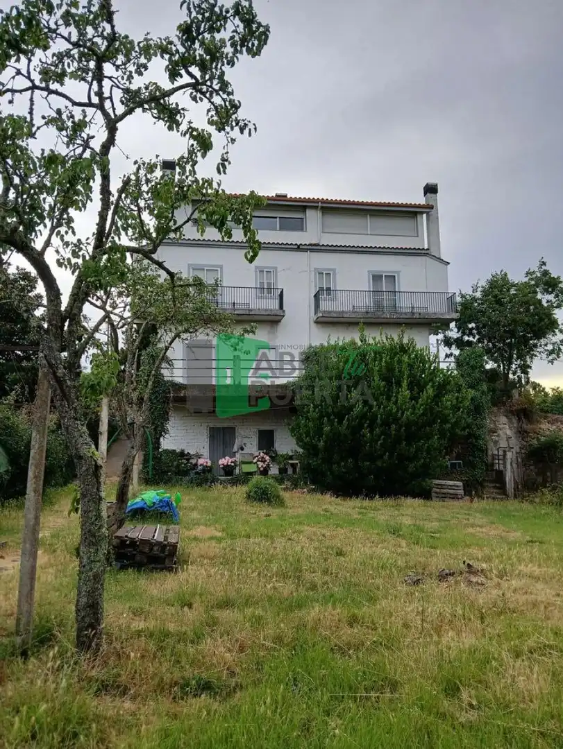 Vista exterior de Casa o chalet en venta en Ourense Capital  con Calefacción, Jardín privado y Terraza