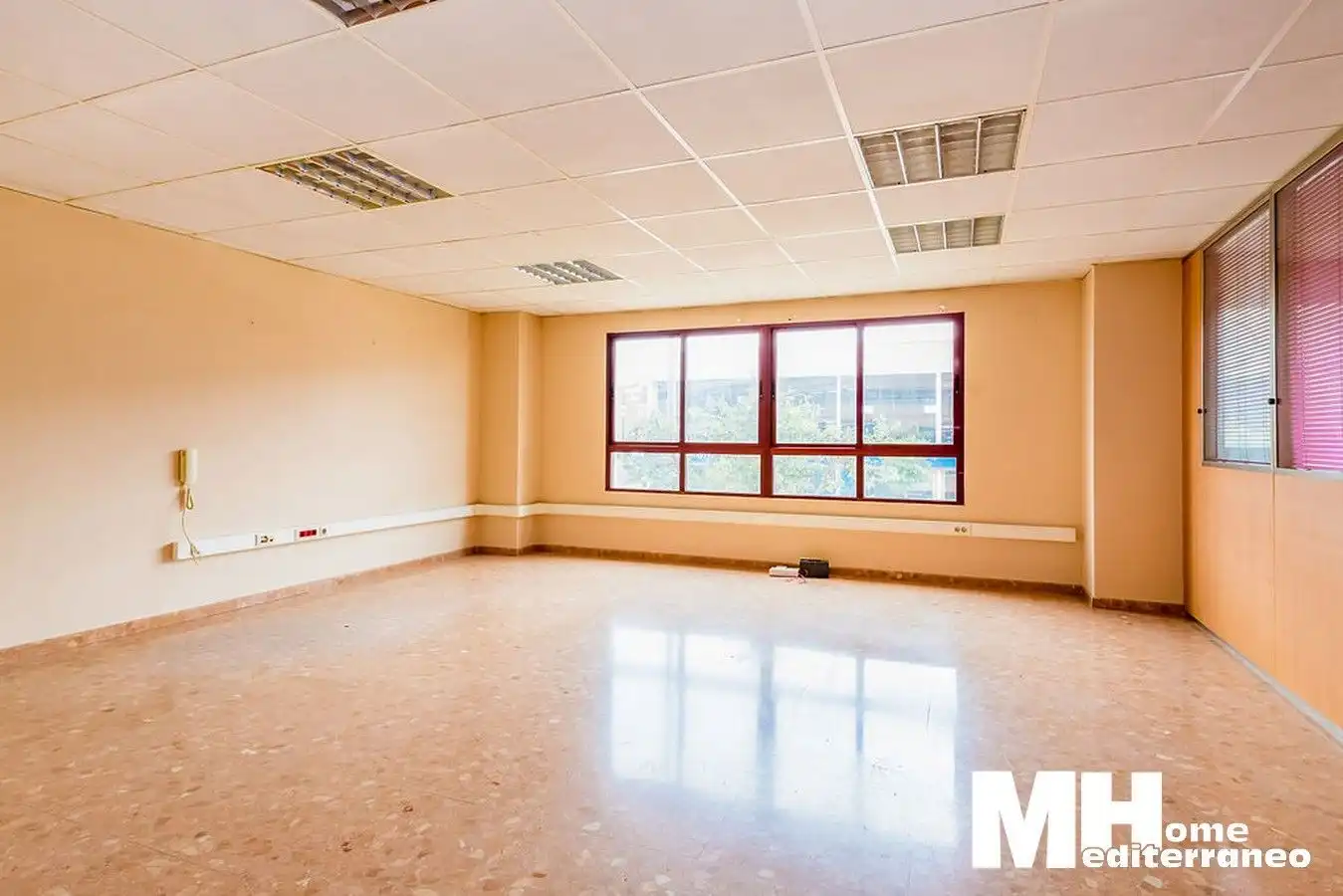 Office for sale in Vila-real  with Air Conditioner and Heating