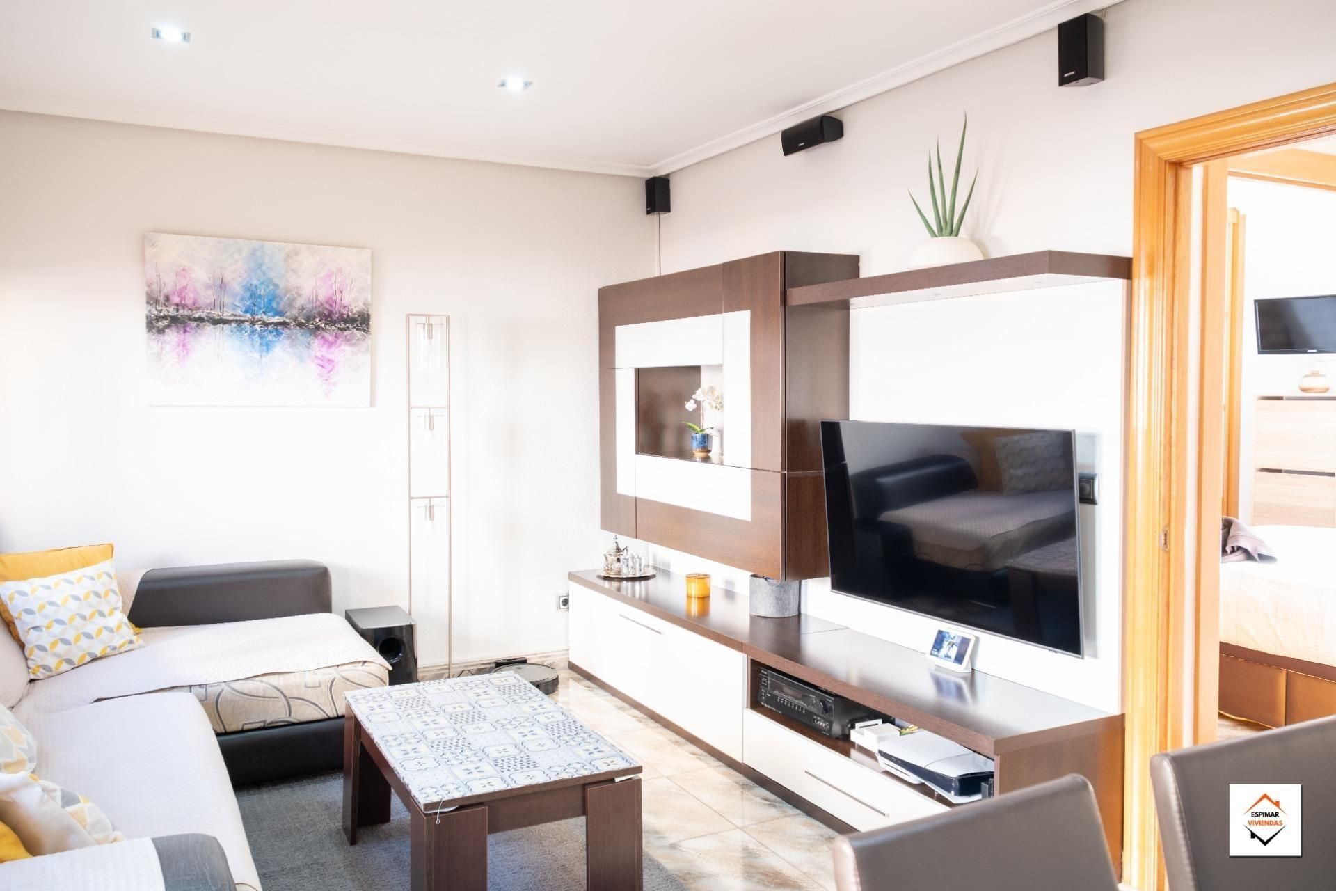 Sala de estar de Piso en venta en  Zaragoza Capital con Calefacción y Amueblado