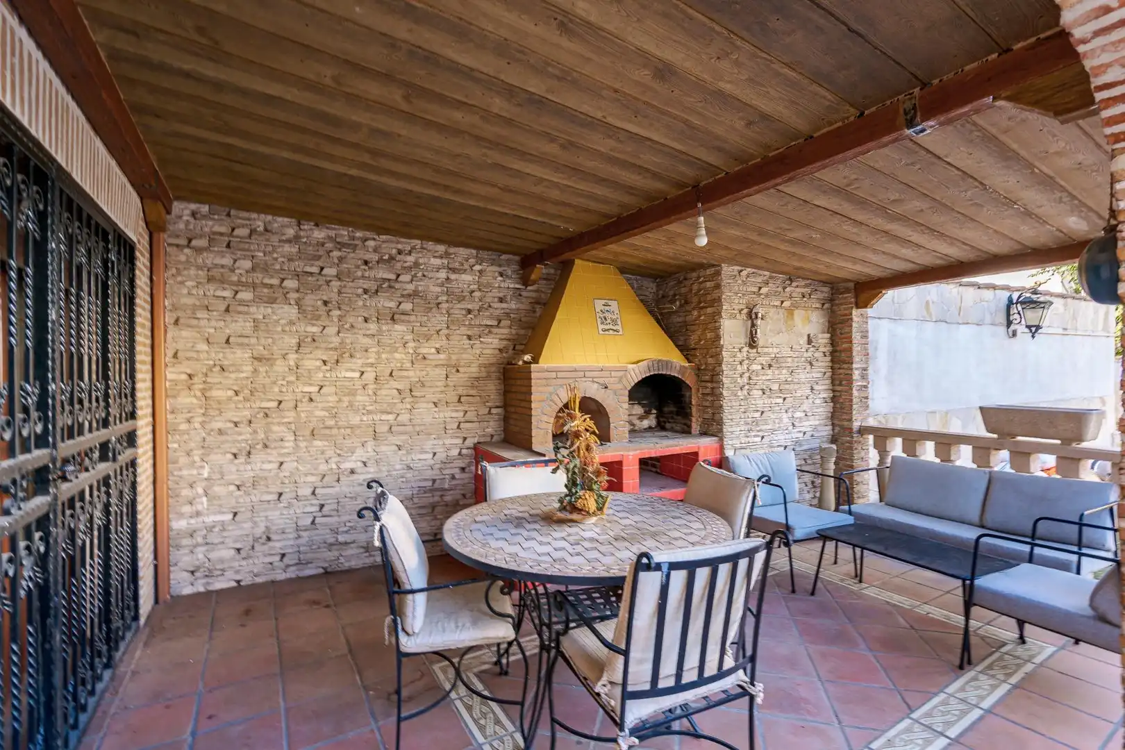 Terrassa de Casa o xalet en venda en Camarma de Esteruelas amb Calefacció i Jardí privat