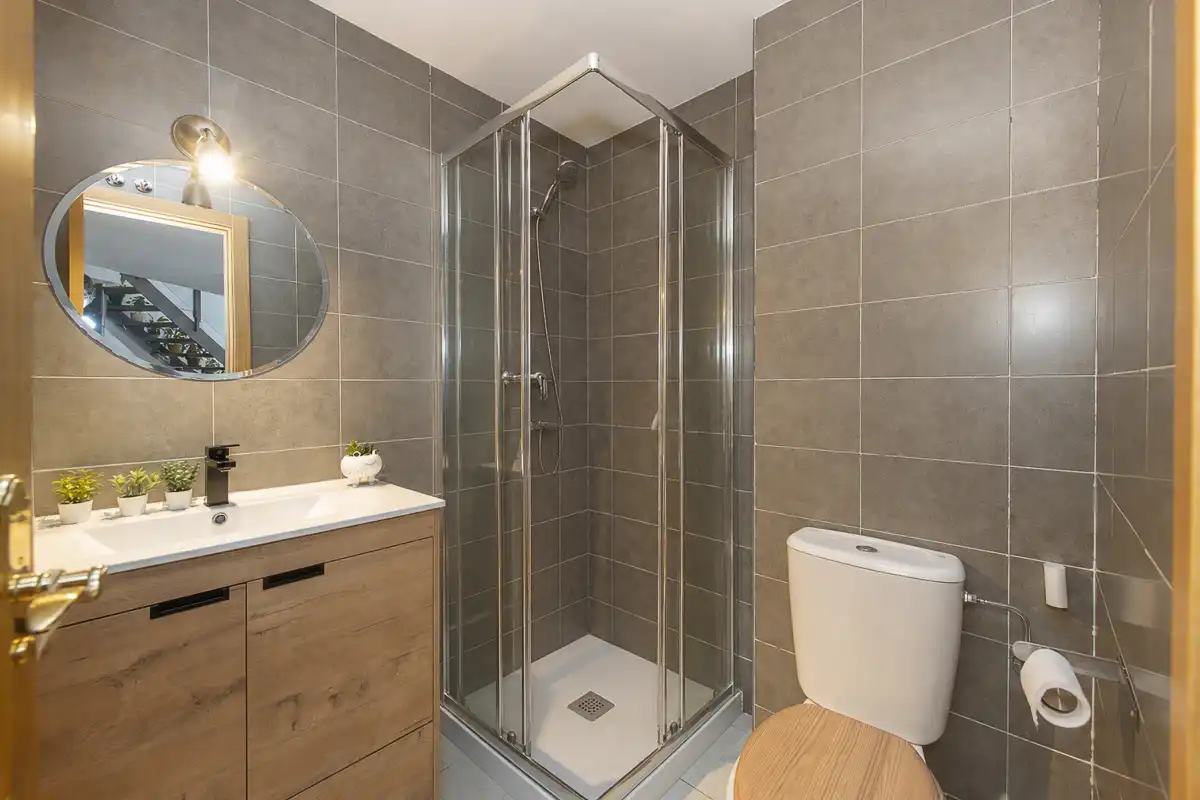 Bathroom of Duplexes for sale in San Sebastián de los Reyes  with Air Conditioner, Heating and Terrace