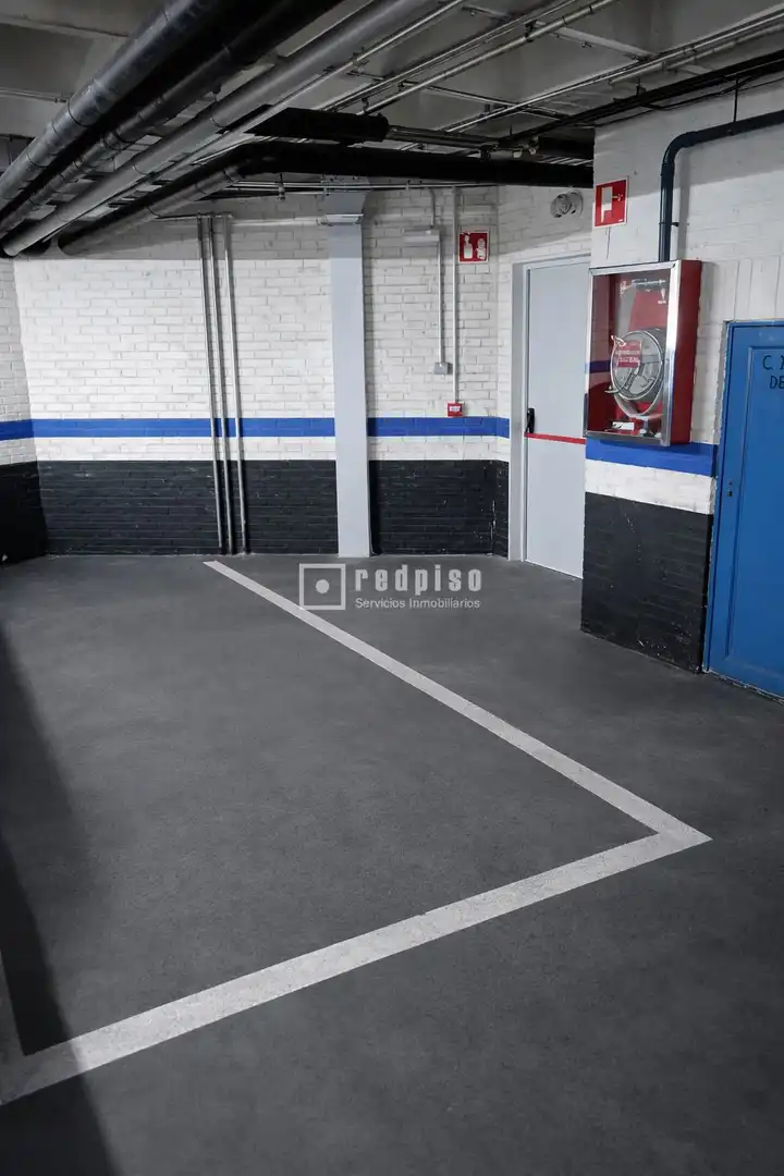 Garage for sale in de Cristóbal Bordiú, Ríos Rosas - Nuevos Ministerios