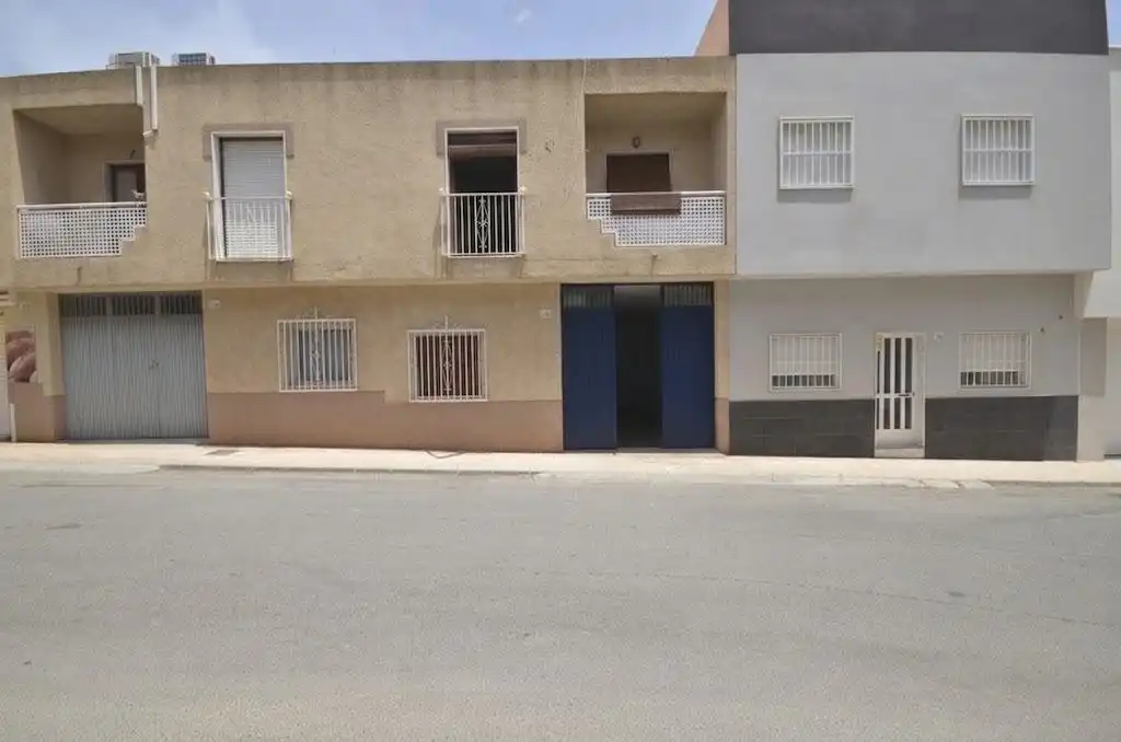 Vista exterior de Casa o chalet en venta en Vícar con Trastero