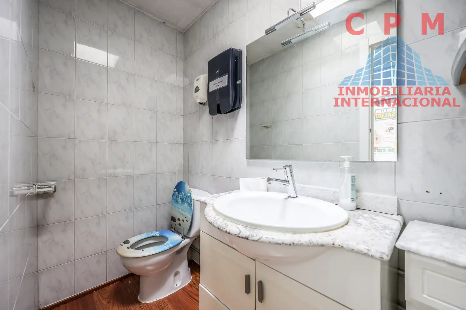 Bathroom of Office for rent in Madrid  with Air Conditioner, Heating and Terrace