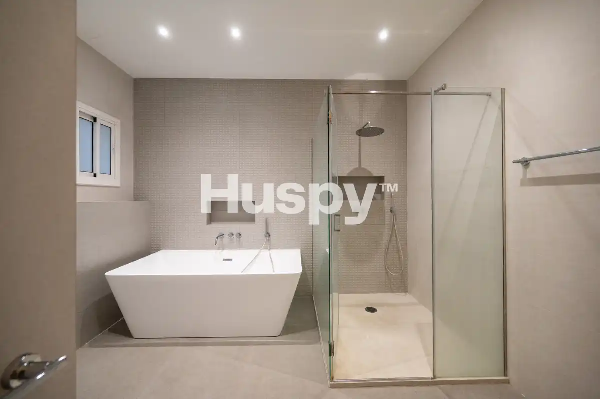 Bathroom of Flat for rent in Barcelona  with Air Conditioner, Heating and Furnished