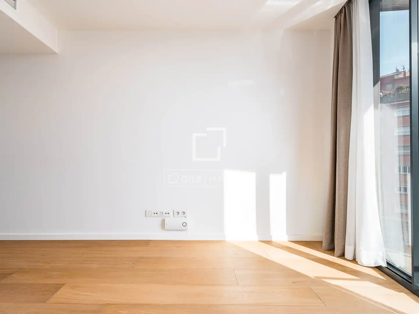 Schlafzimmer von Dachboden zum Verkauf in Barcelona mit Klimaanlage, Heizung und Schwimmbad