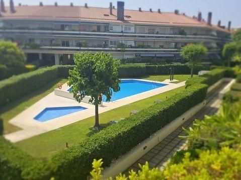 Swimming pool of Flat to rent in Sitges