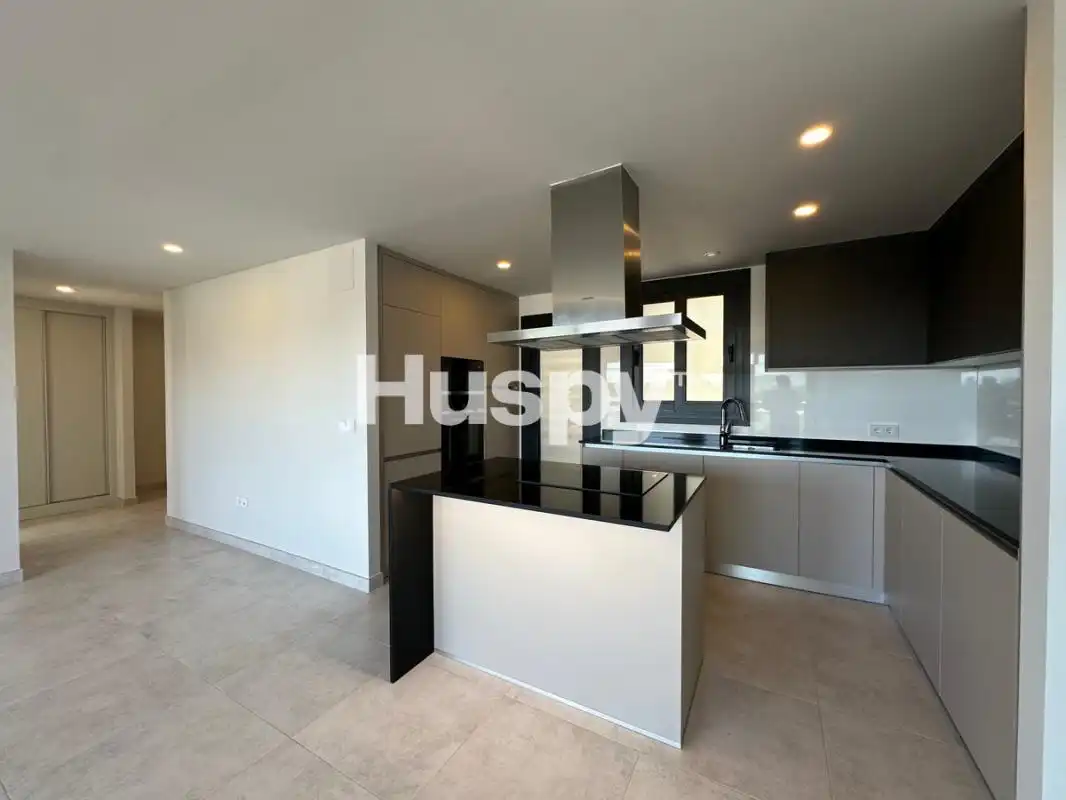 Piso con balcón en venta en Calle Pico Alcazaba, imagen 10