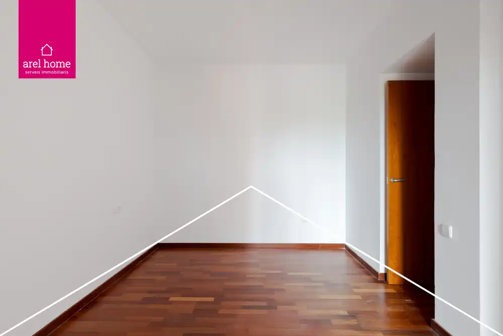 Habitación de Piso en venta en Esplugues de Llobregat con Calefacción, Parquet y Balcón