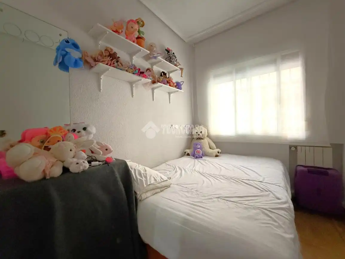 Habitación de Piso en venta en Madrid con Calefacción