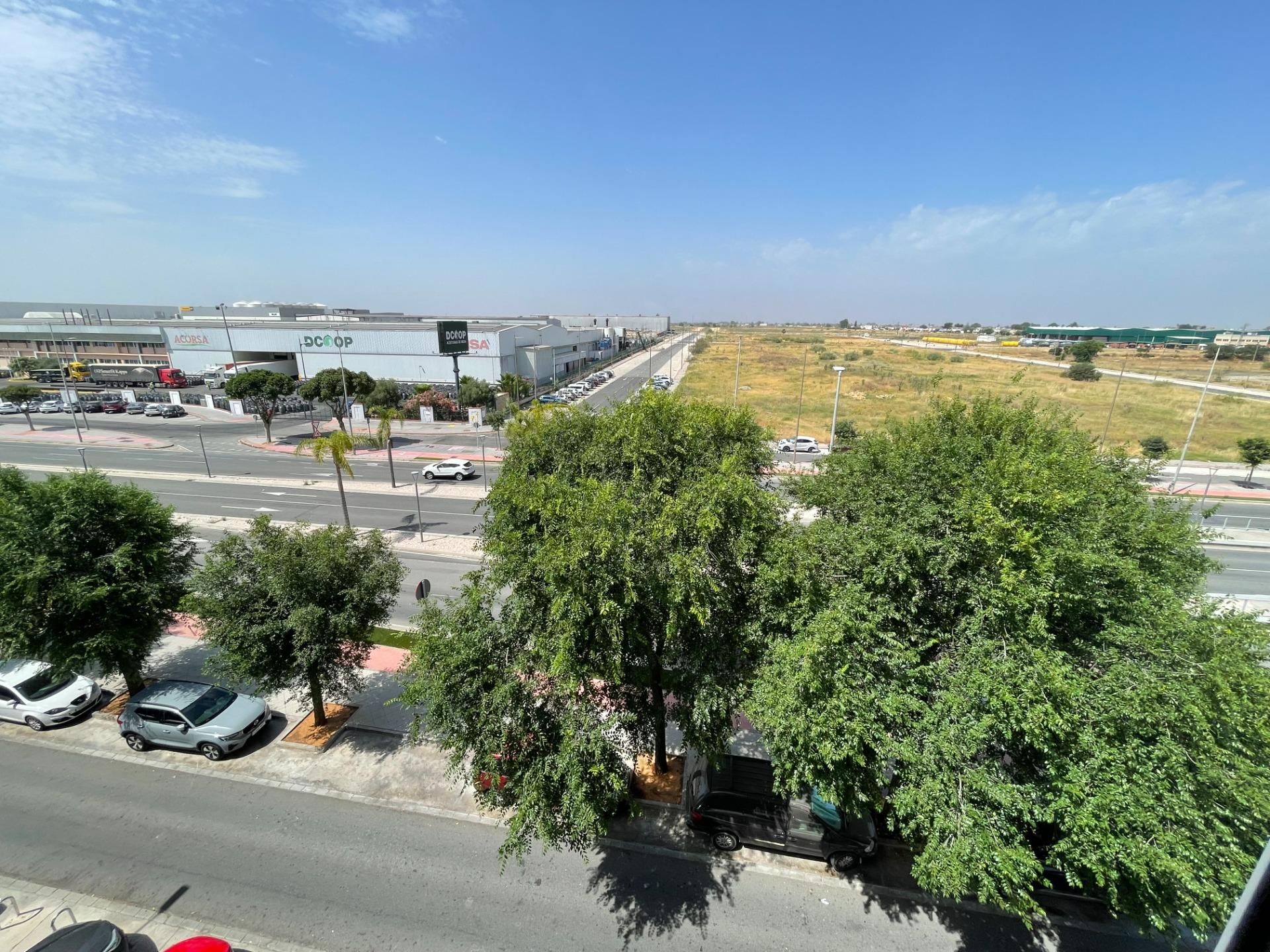 Exterior view of Flat for sale in Dos Hermanas  with Terrace and Balcony