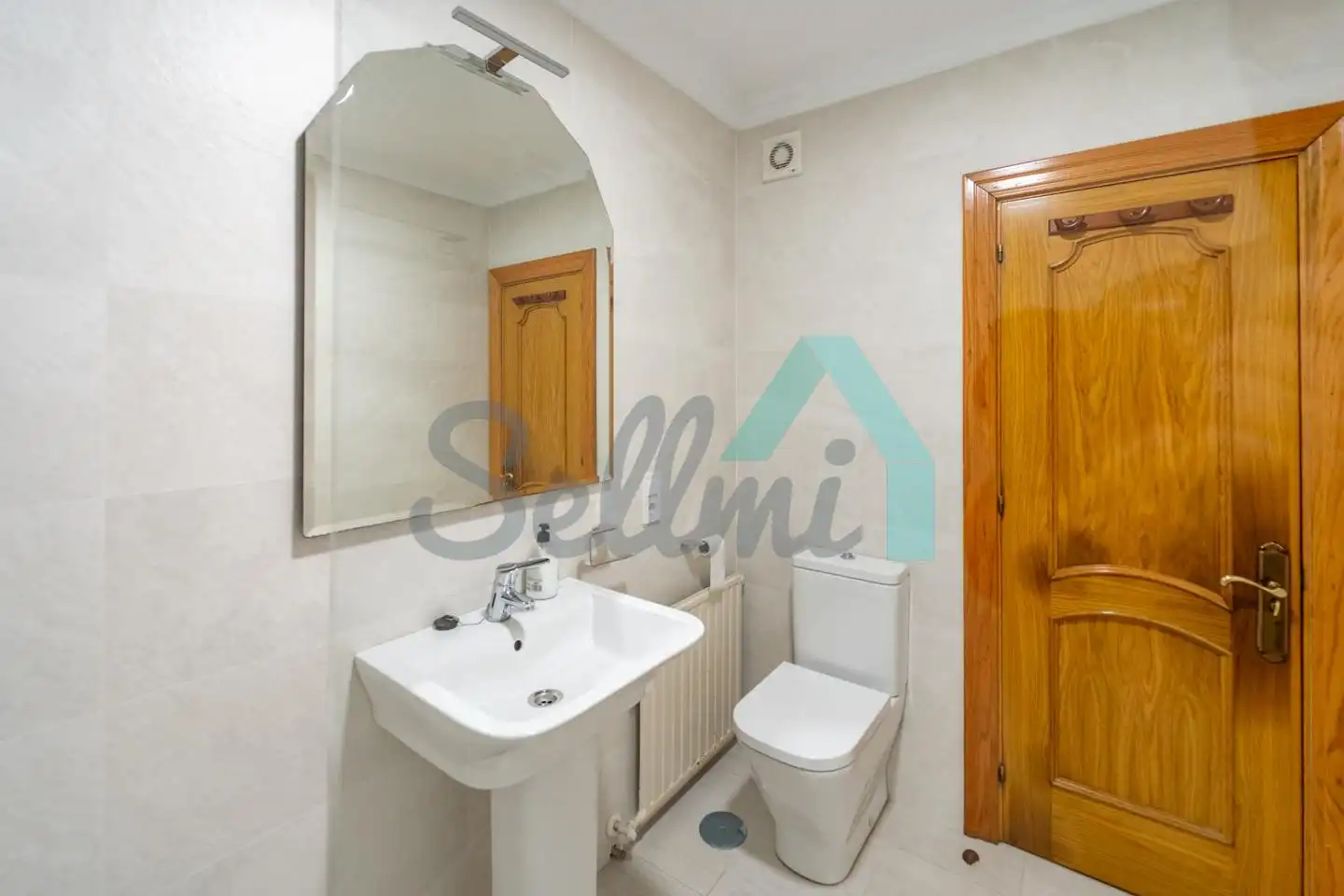 Badezimmer von Wohnung zur Miete in Parres mit Heizung, Parkett und Terrasse