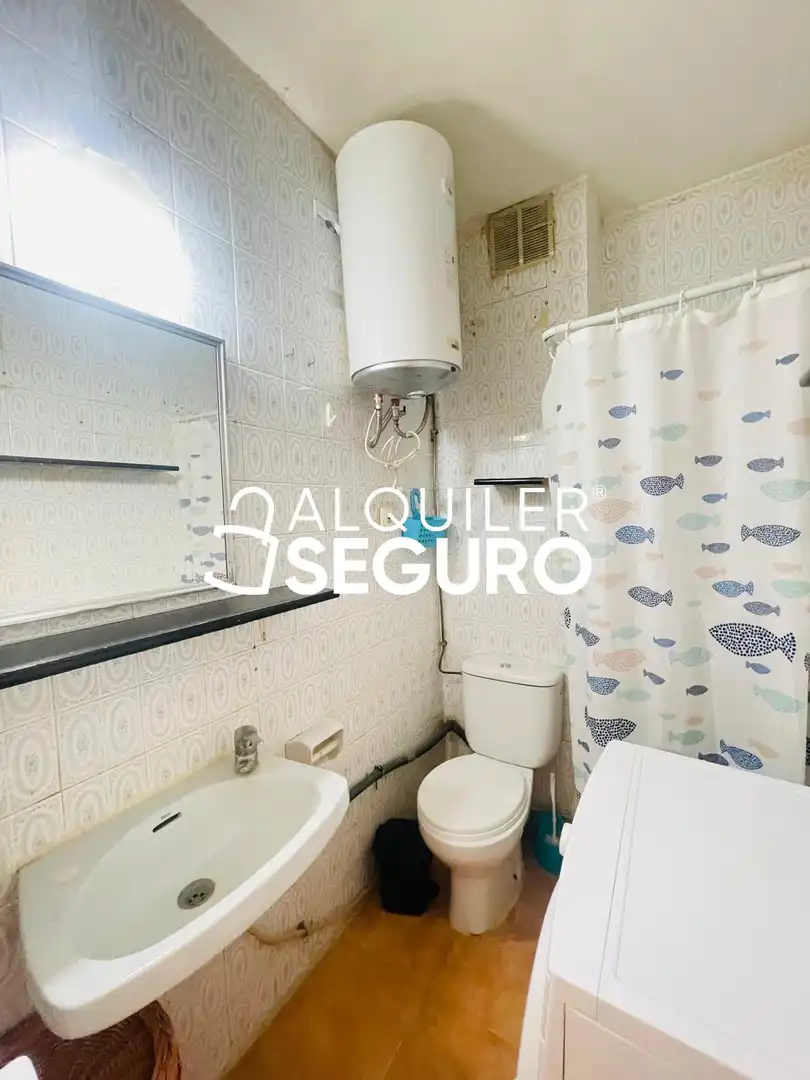 Badezimmer von Wohnung zur Miete in Benicasim / Benicàssim mit Heizung und Möbliert