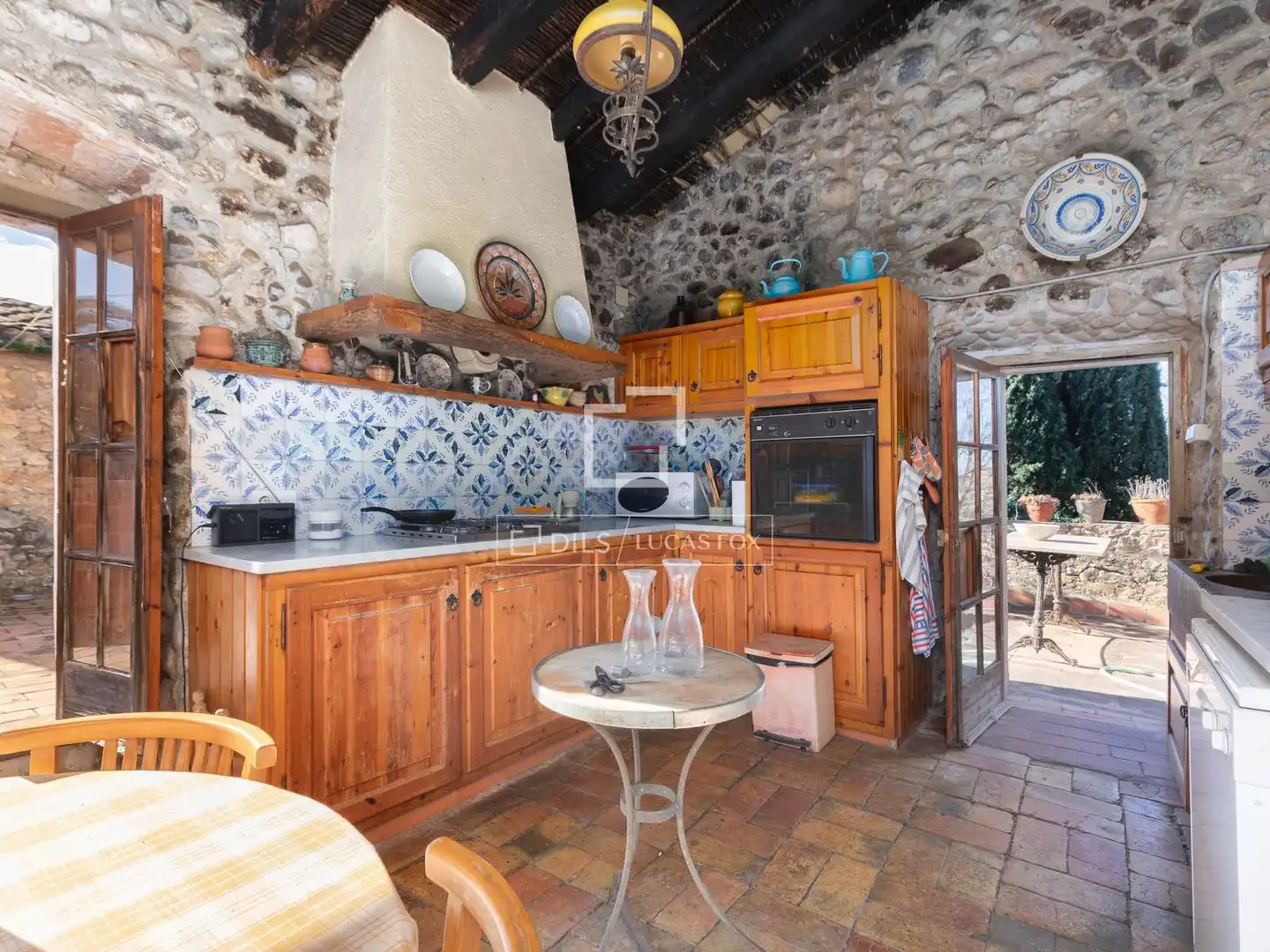 Cocina de Finca rústica en venta en Vilaür con Jardín privado y Terraza