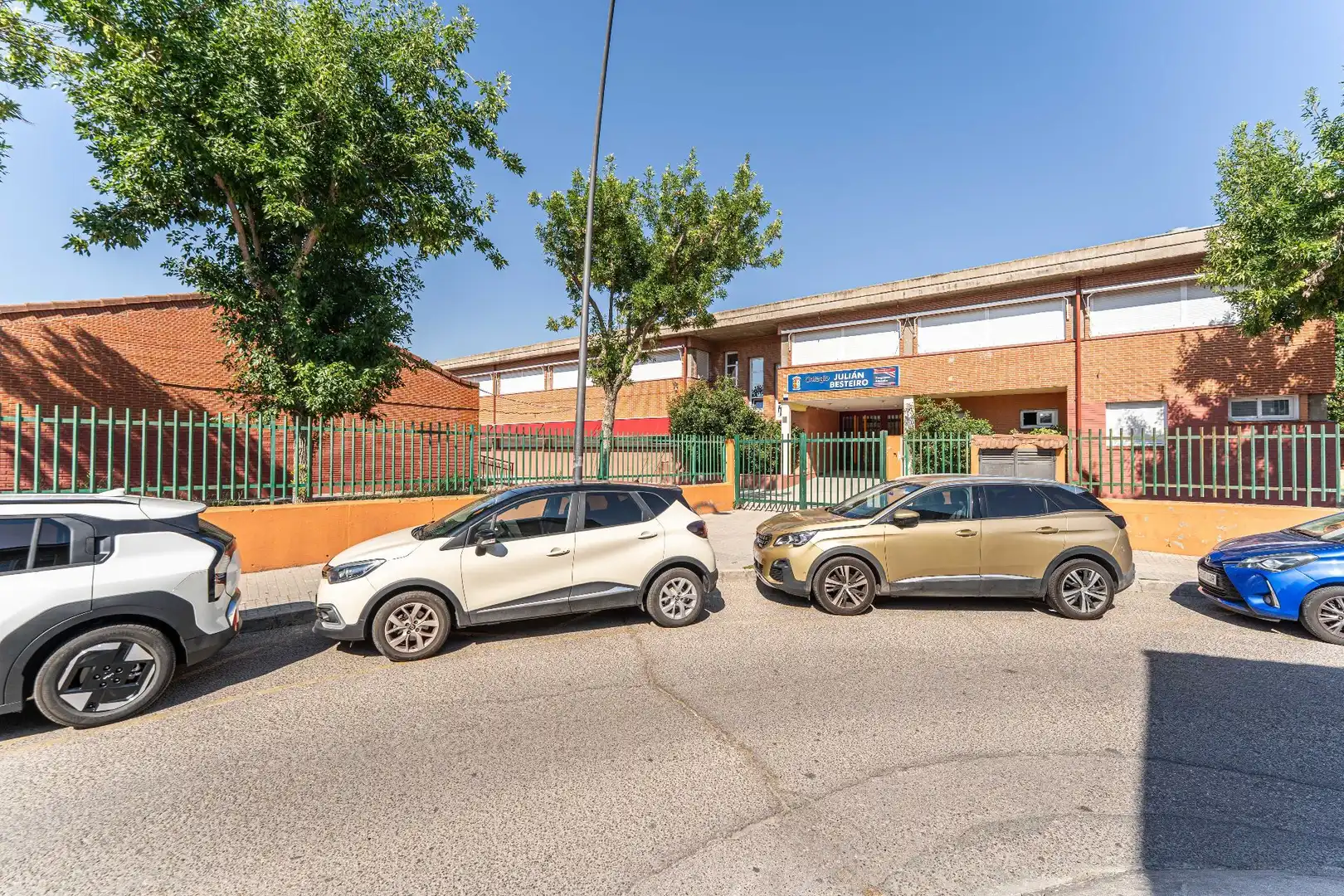 Aparcament de Casa o xalet en venda en Getafe amb Aire condicionat, Calefacció i Jardí privat