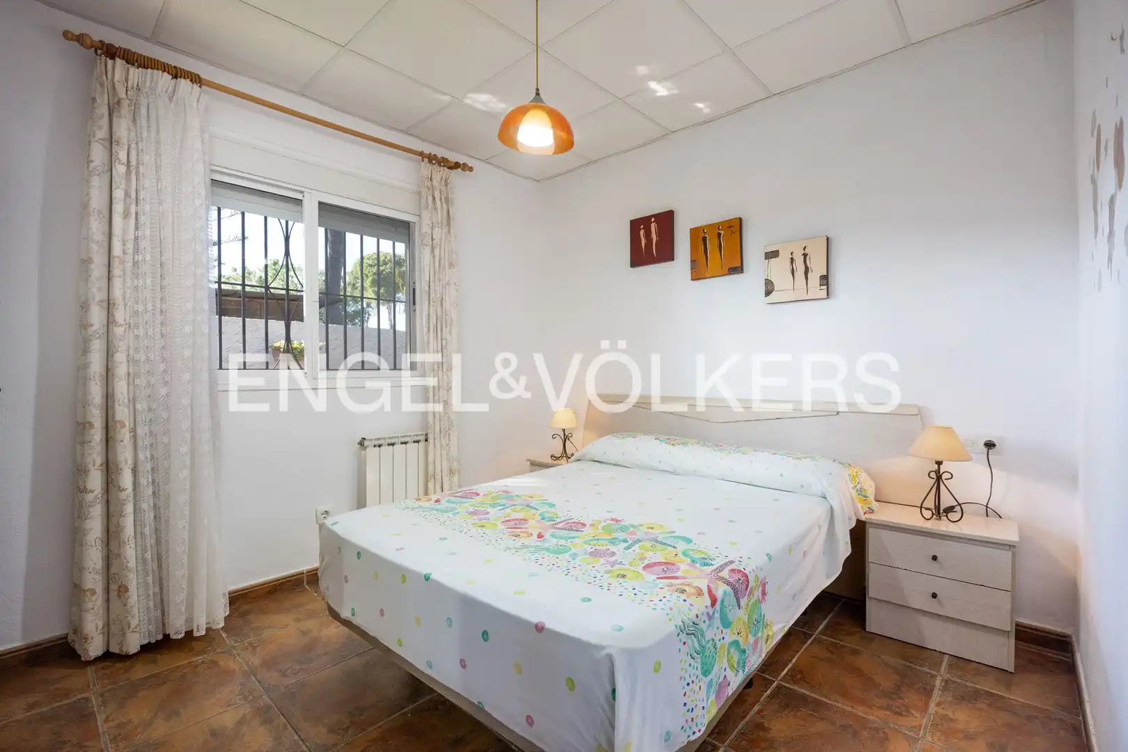 Dormitori de Casa o xalet en venda en Chiclana de la Frontera amb Calefacció, Jardí privat i Terrassa
