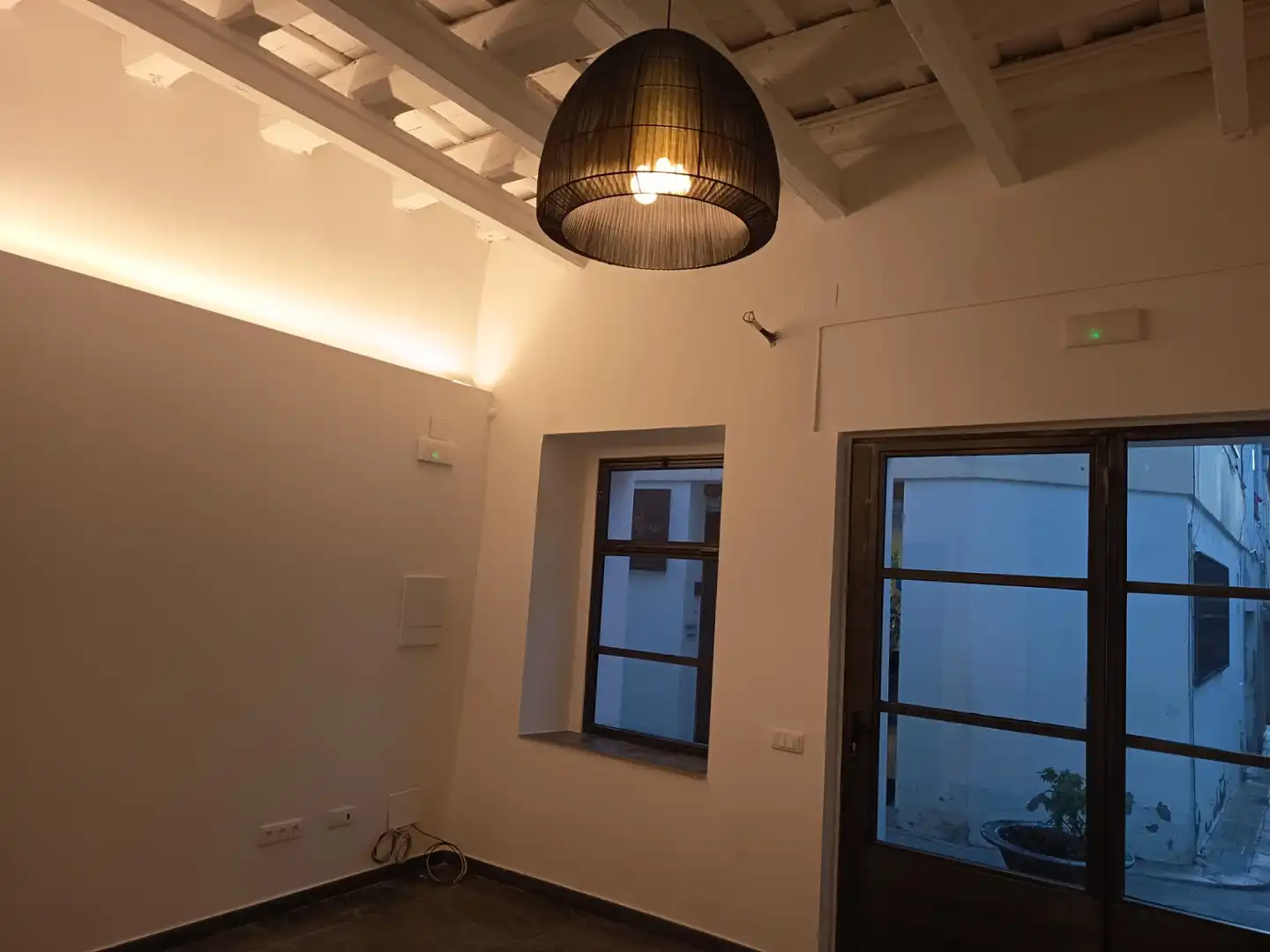 Local comercial en alquiler en Carrer Pau, imagen 4