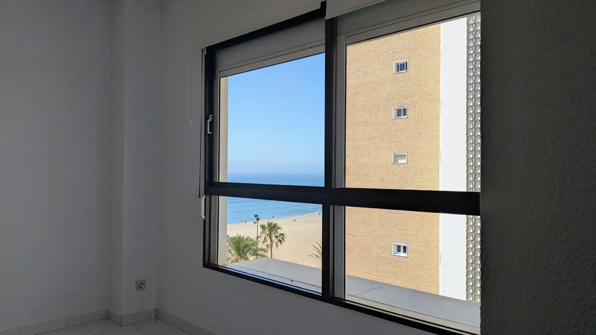 Schlafzimmer von Wohnungen zur Miete in Fuengirola mit Klimaanlage, Heizung und Privatgarten