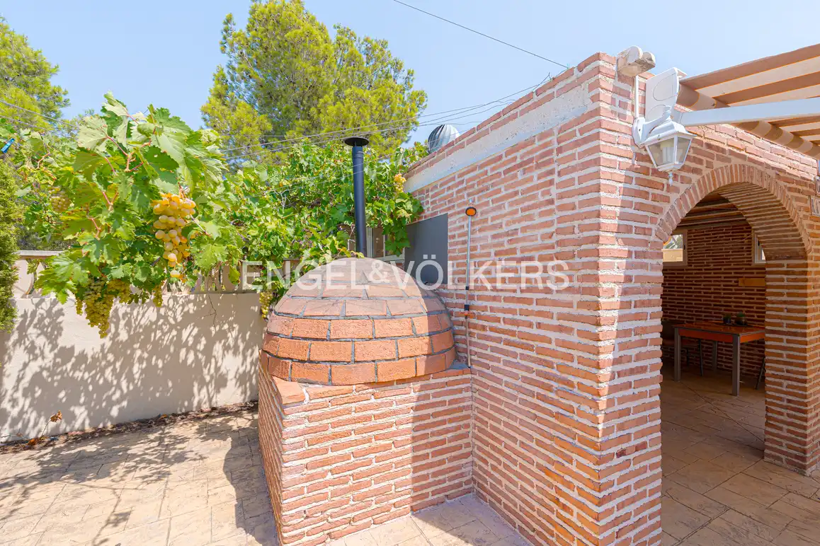 Vista exterior de Casa o chalet en venta en La Nucia con Aire acondicionado, Jardín privado y Piscina