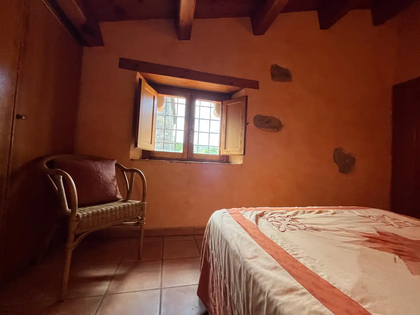 Schlafzimmer von Country house zum Verkauf in Juià mit Klimaanlage, Heizung und Privatgarten