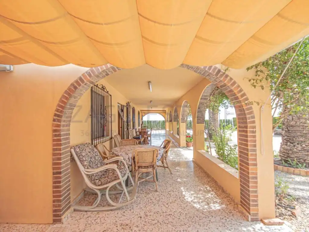Terrassa de Casa o xalet de lloguer en La Nucia amb Piscina