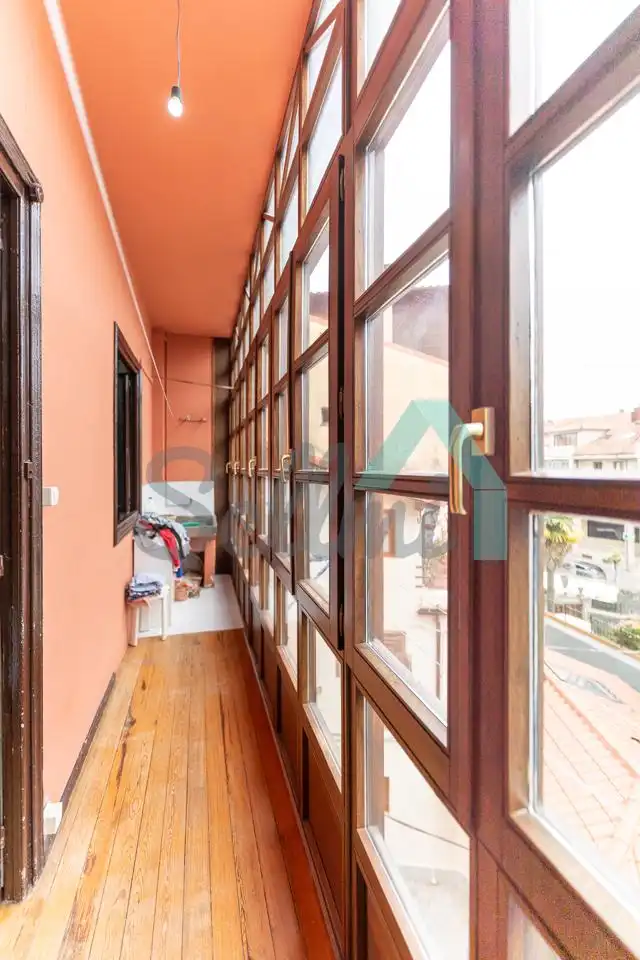 Piso en venta en Llanes con Calefacción, Parquet y Balcón