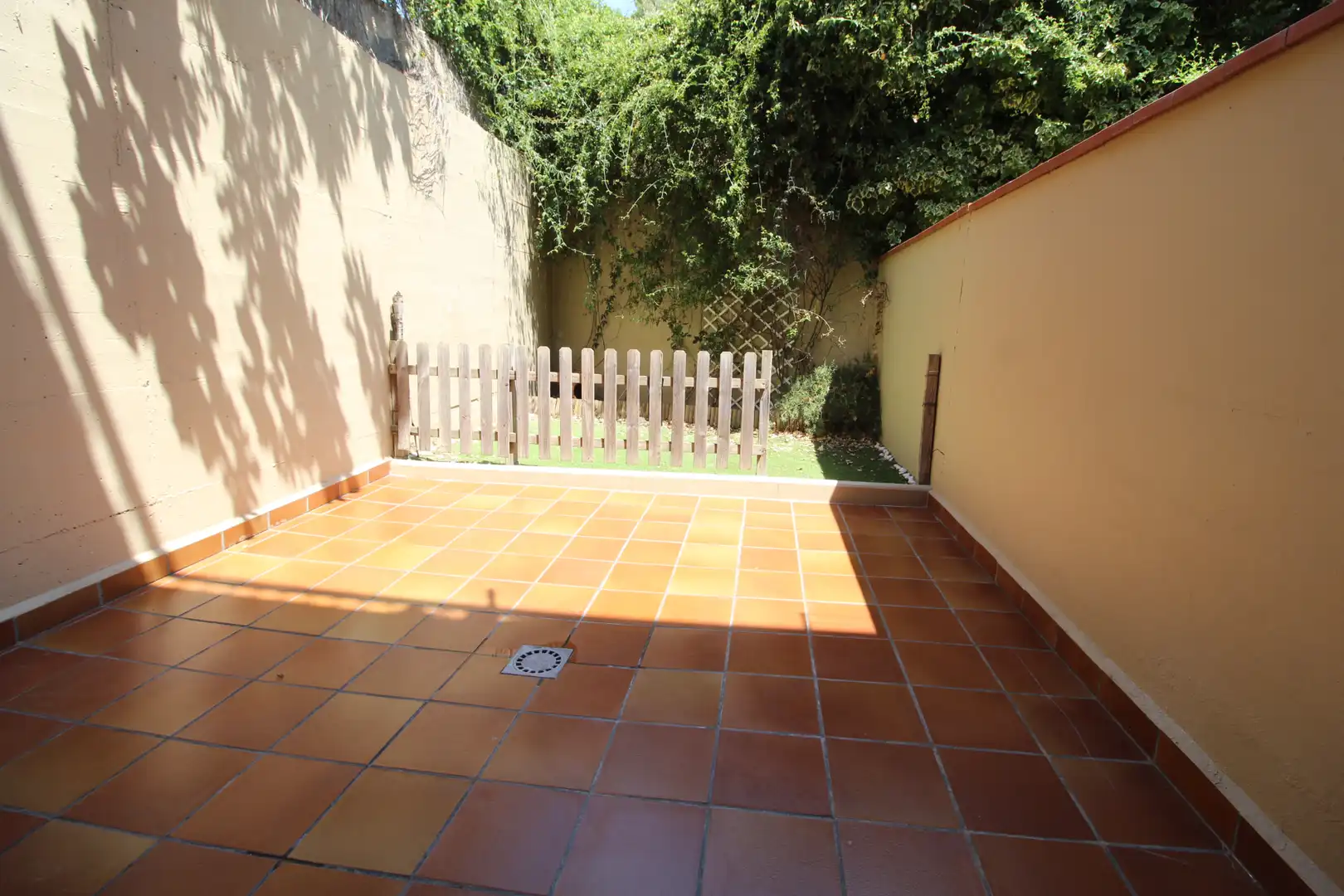 Jardín de Casa adosada en venta en Rubí con Aire acondicionado, Calefacción y Terraza