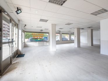 Local comercial en venda a Avenida DE DILAR