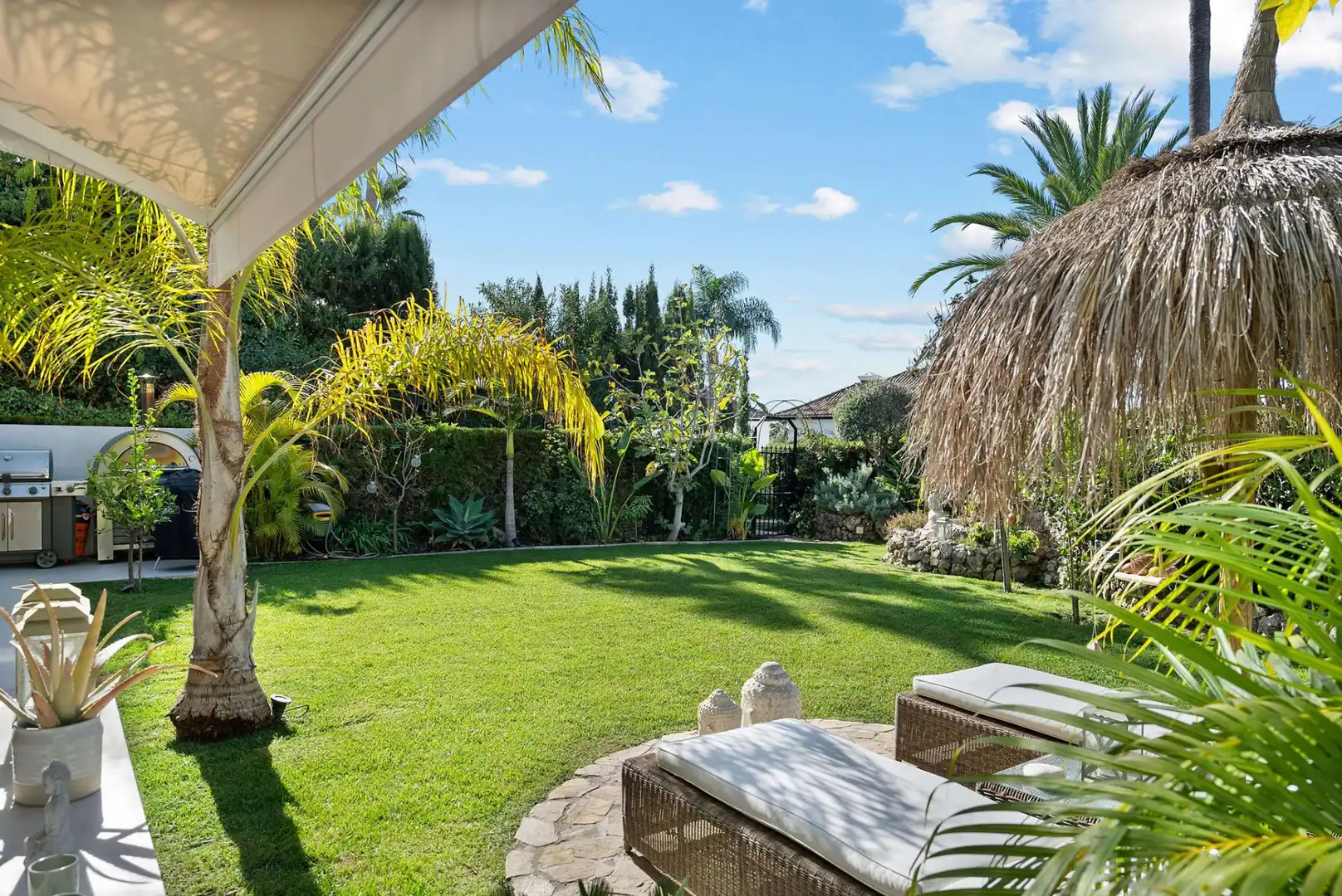 Home with terrace for sale in Nueva Andalucía, imagen 2