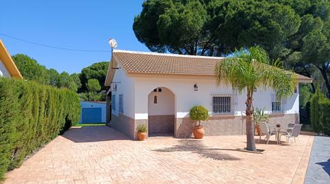 Foto 2 de Casa o xalet en venda a  Urbanización Entrepinos. Calle Álamo, Hinojos, Huelva