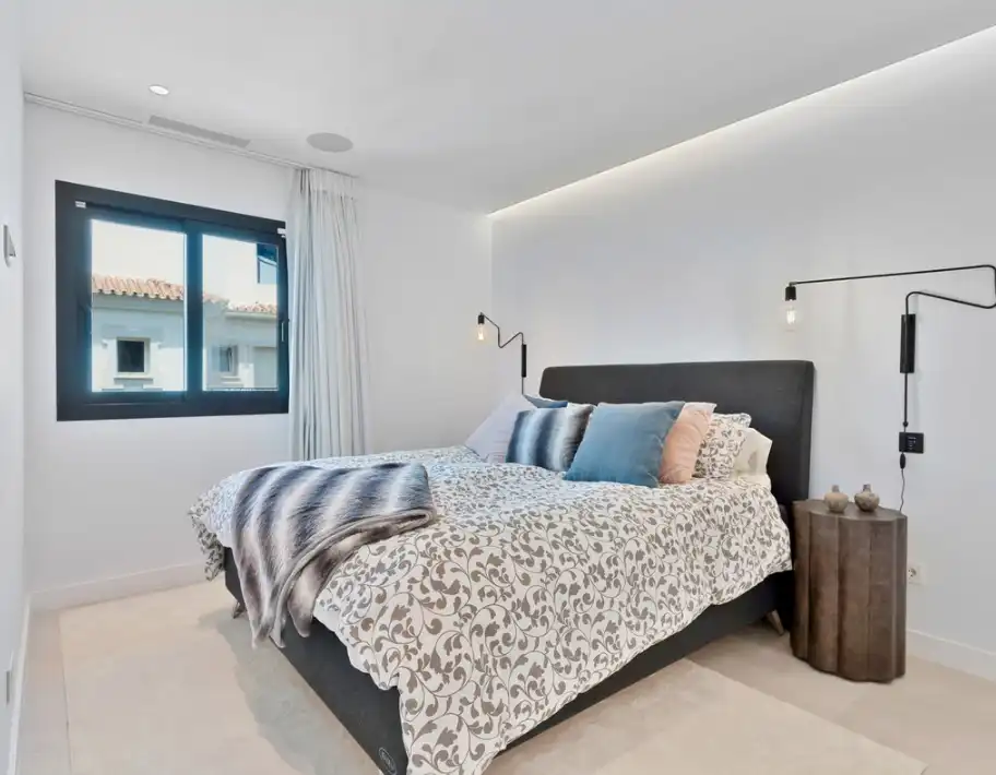Habitación de Piso en venta en Marbella con Terraza, Amueblado y Horno