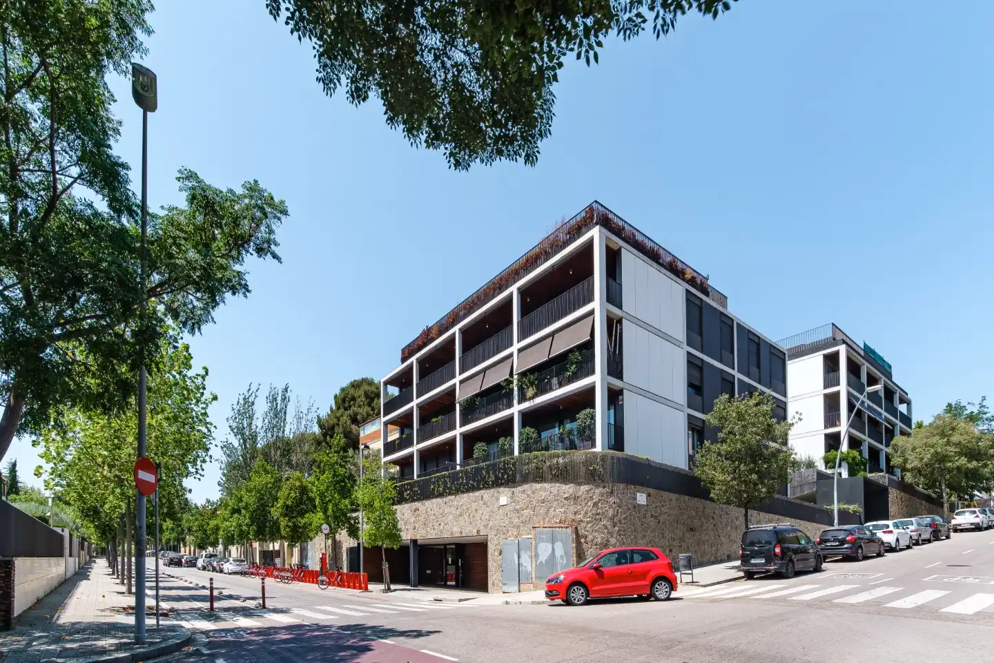 Vista exterior de Planta baja en venta en Les Corts
