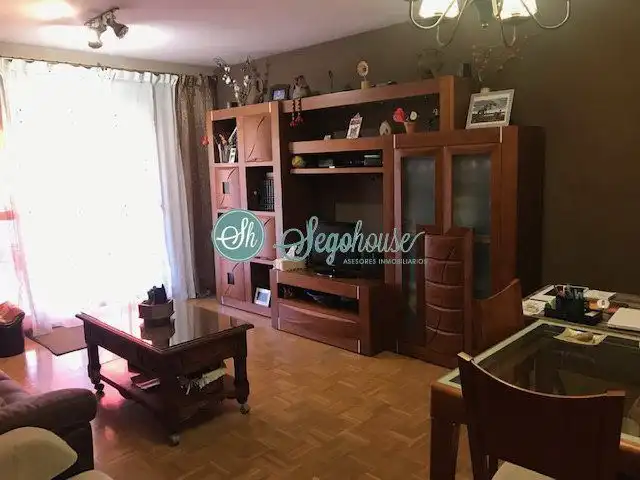 Living room of Flat for sale in Santa María la Real de Nieva  with Parquet flooring, Terrace and Storage room