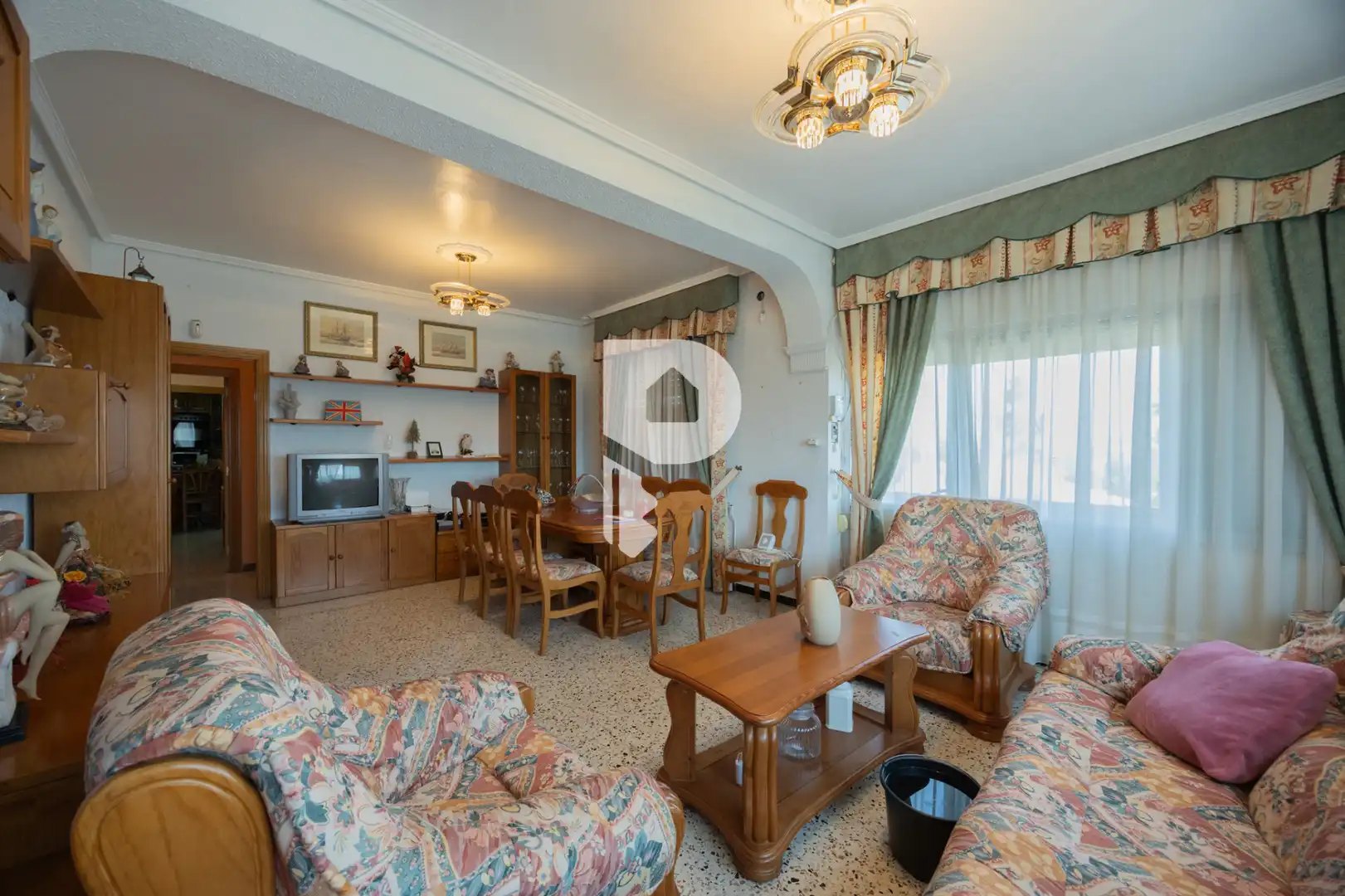 Sala d'estar de Casa o xalet en venda en Sant Andreu de la Barca amb Aire condicionat, Calefacció i Jardí privat