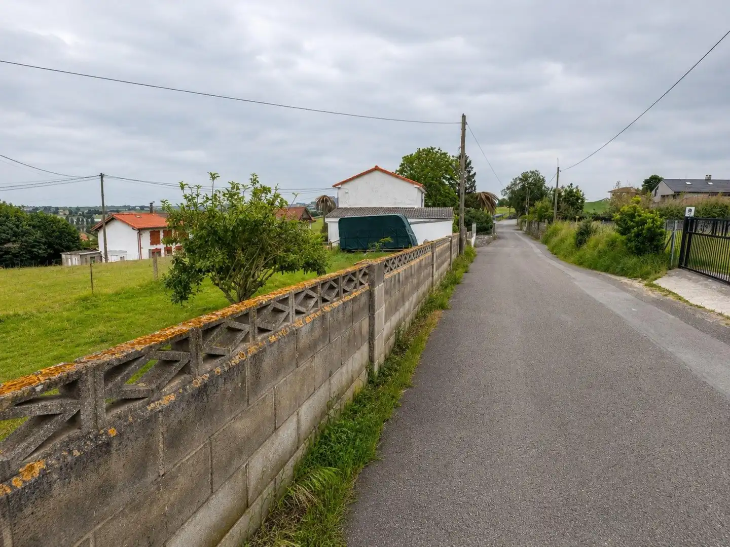Country house zum Verkauf in Camargo mit Klimaanlage, Heizung und Terrasse