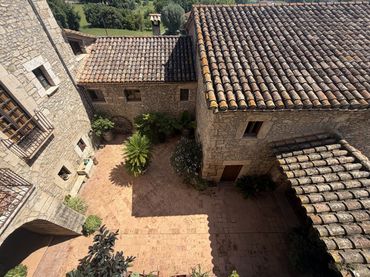 Casa rústica con balcón en venta en Banyoles