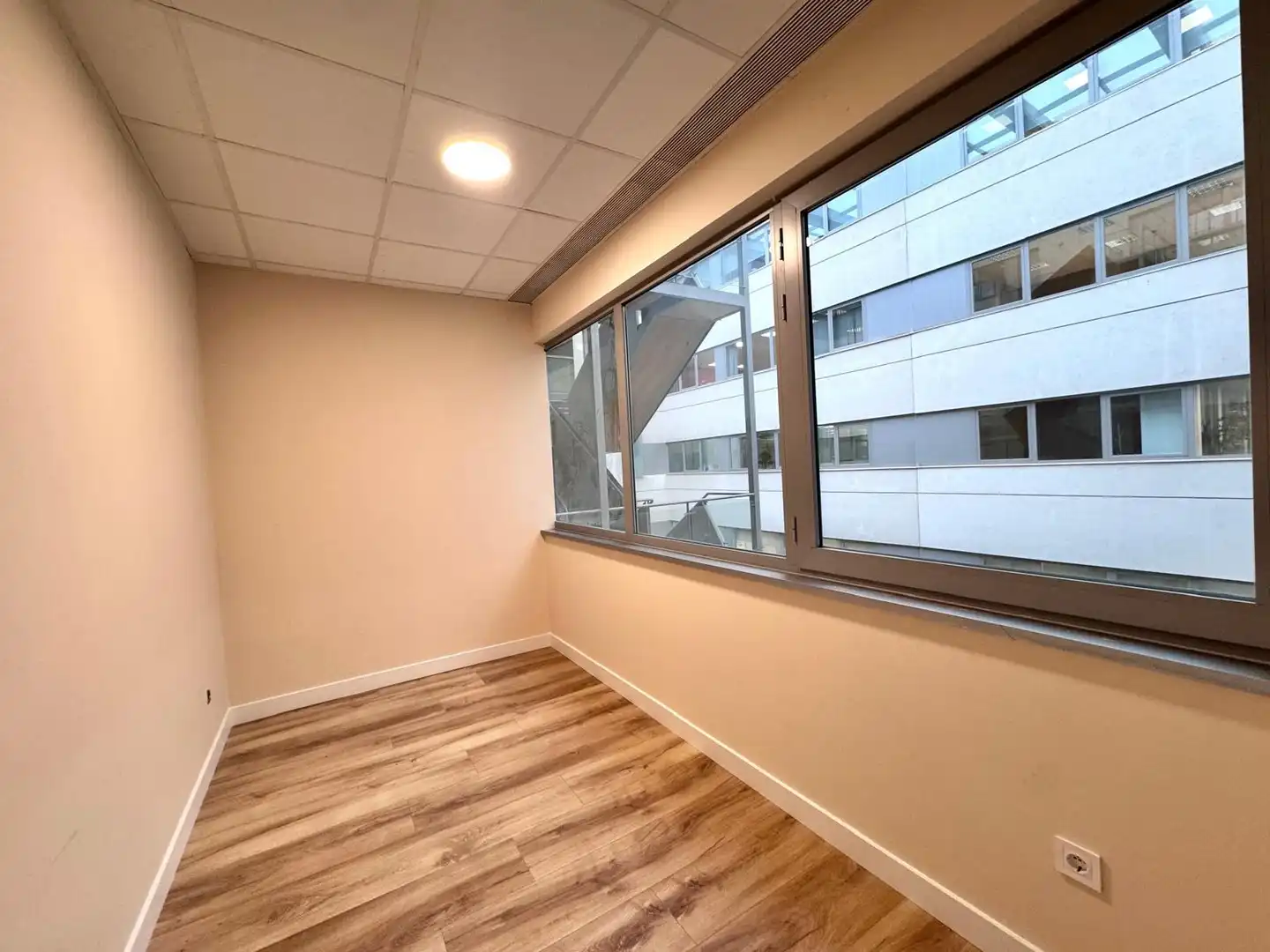 Büro zur Miete in Rivas-Vaciamadrid mit Heizung und Alarm