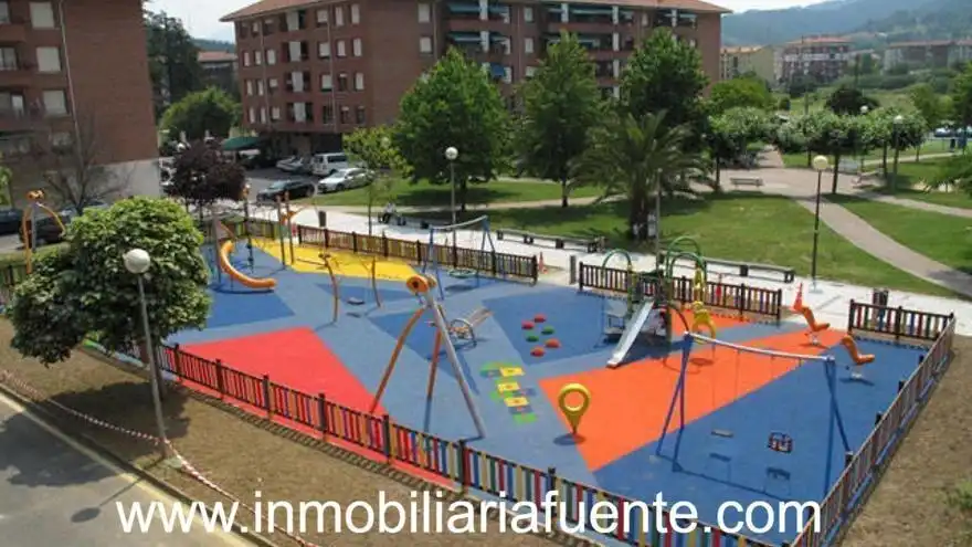 Vista exterior de Garaje en venta en Zalla 