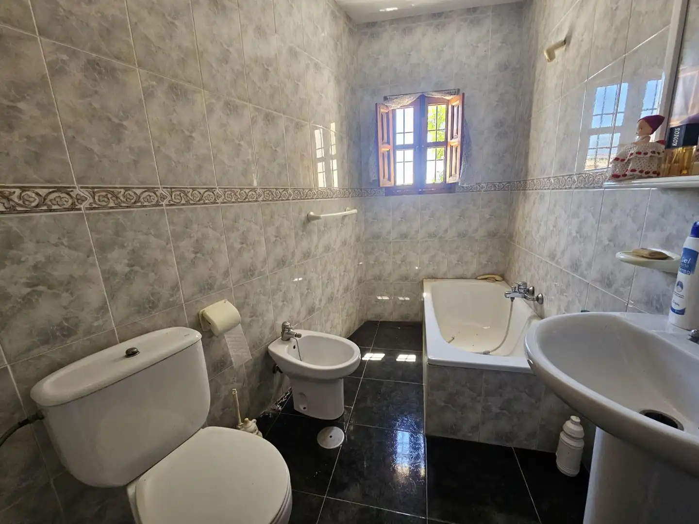 Bathroom of Houses for sale in Viñuela