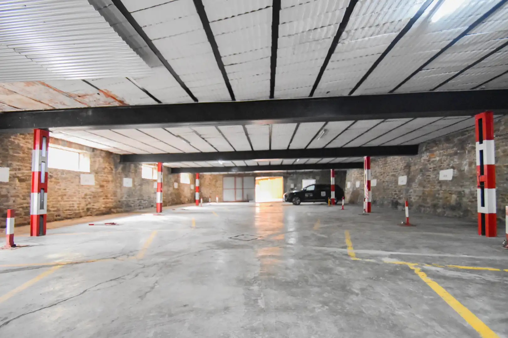 Parking de Piso en venta en Sierra Nevada con Calefacción, Terraza y Amueblado