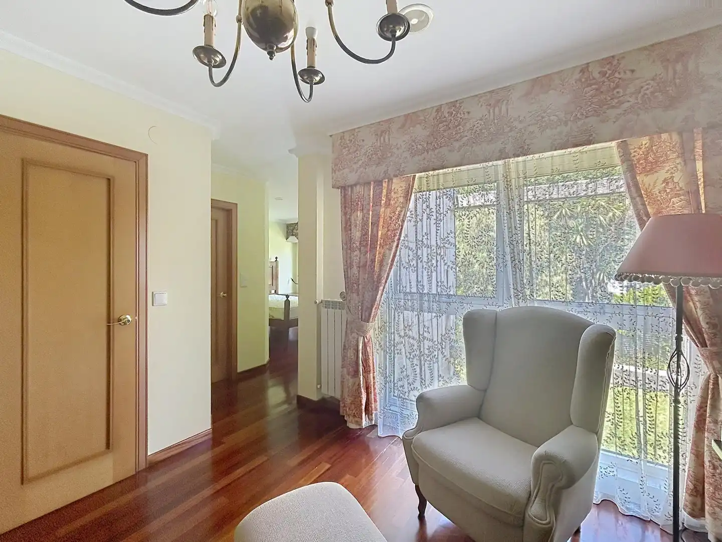 Sala de estar de Casa adosada en venta en Santiago de Compostela  con Calefacción, Terraza y Piscina comunitaria