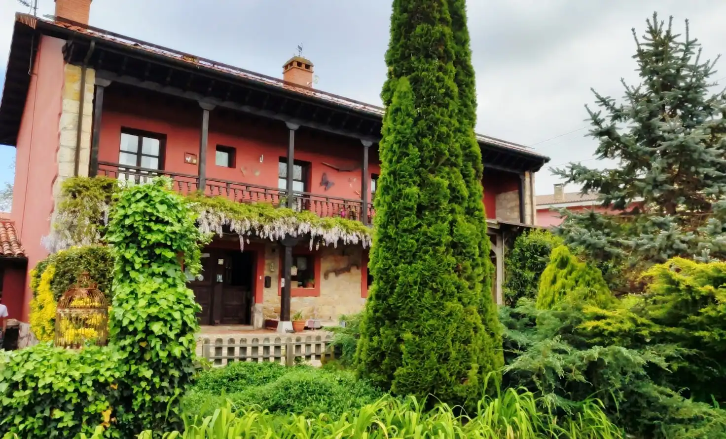 Vista exterior de Casa o chalet en venta en Nava con Calefacción, Jardín privado y Parquet