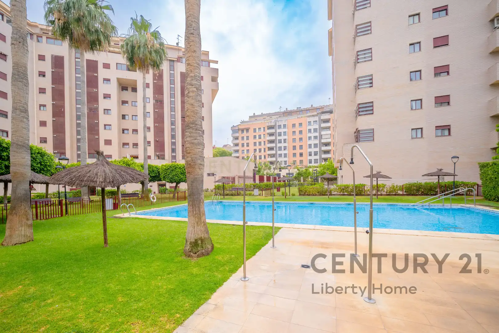 Exterior view of Apartments for rent in Valencia  with Air Conditioner, Private garden and Oven